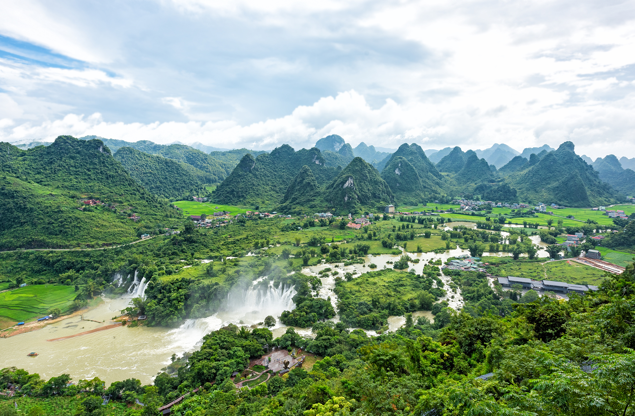 巴马旅游网_巴马旅游宣传片