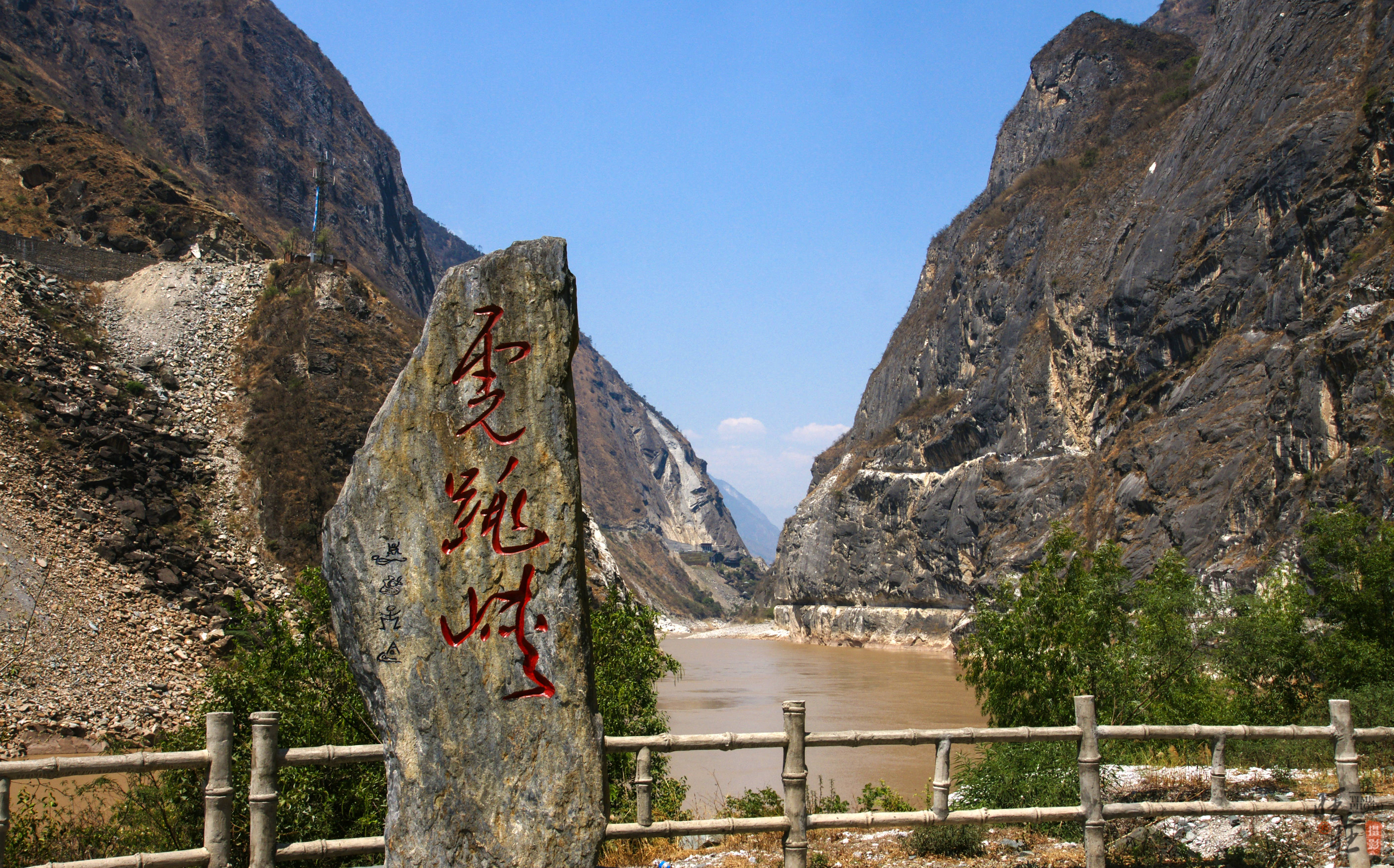 云南著名旅游景点_云南著名旅游景点分布图