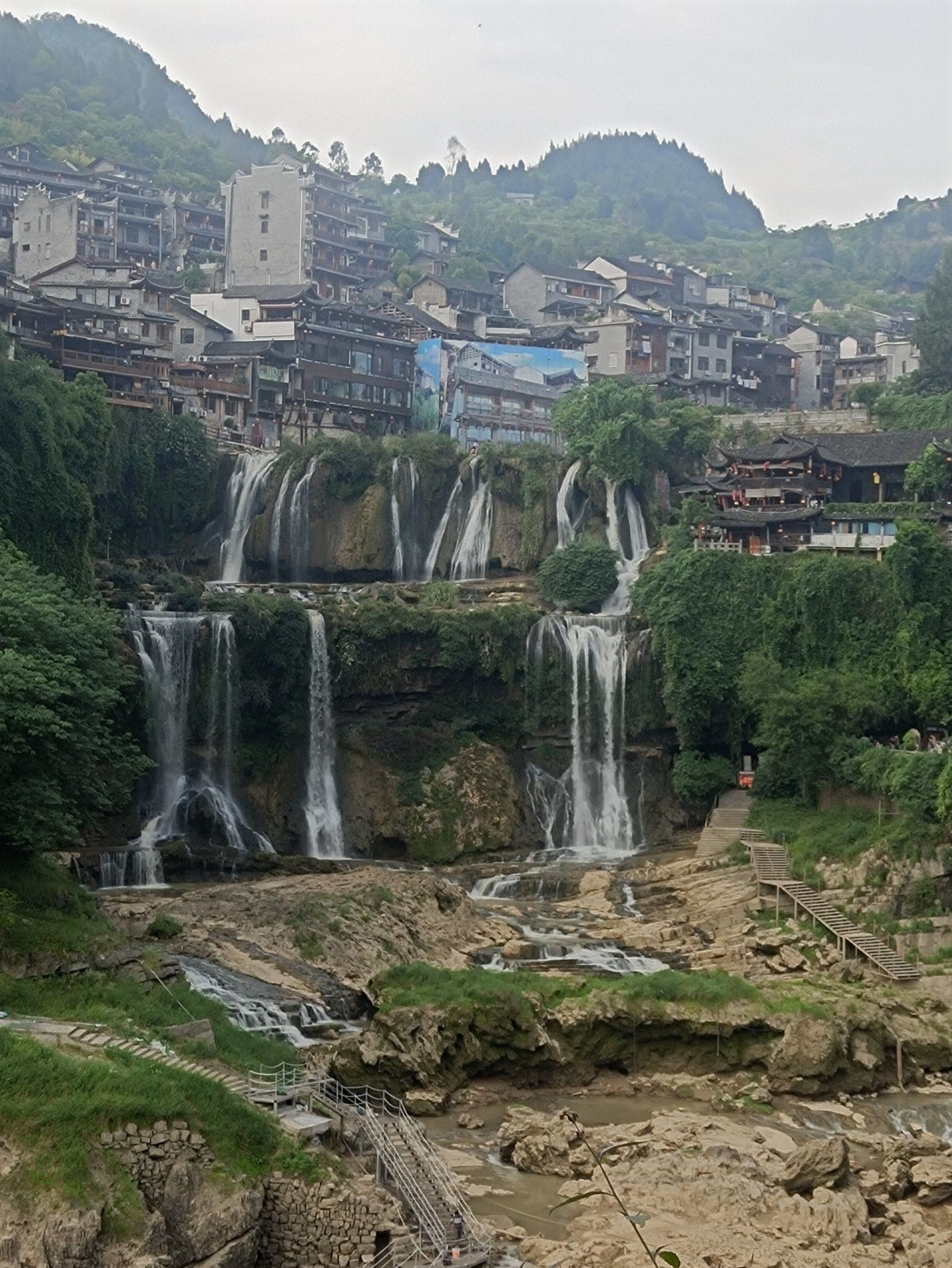 芙蓉镇旅游_芙蓉镇旅游发朋友圈的精美句子 芙蓉镇旅游_芙蓉镇旅游发朋友圈的精美句子