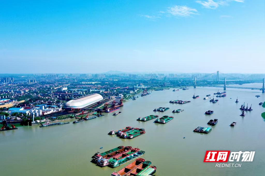 岳阳旅游公司_岳阳旅游公司有坐40人的旅游车吗