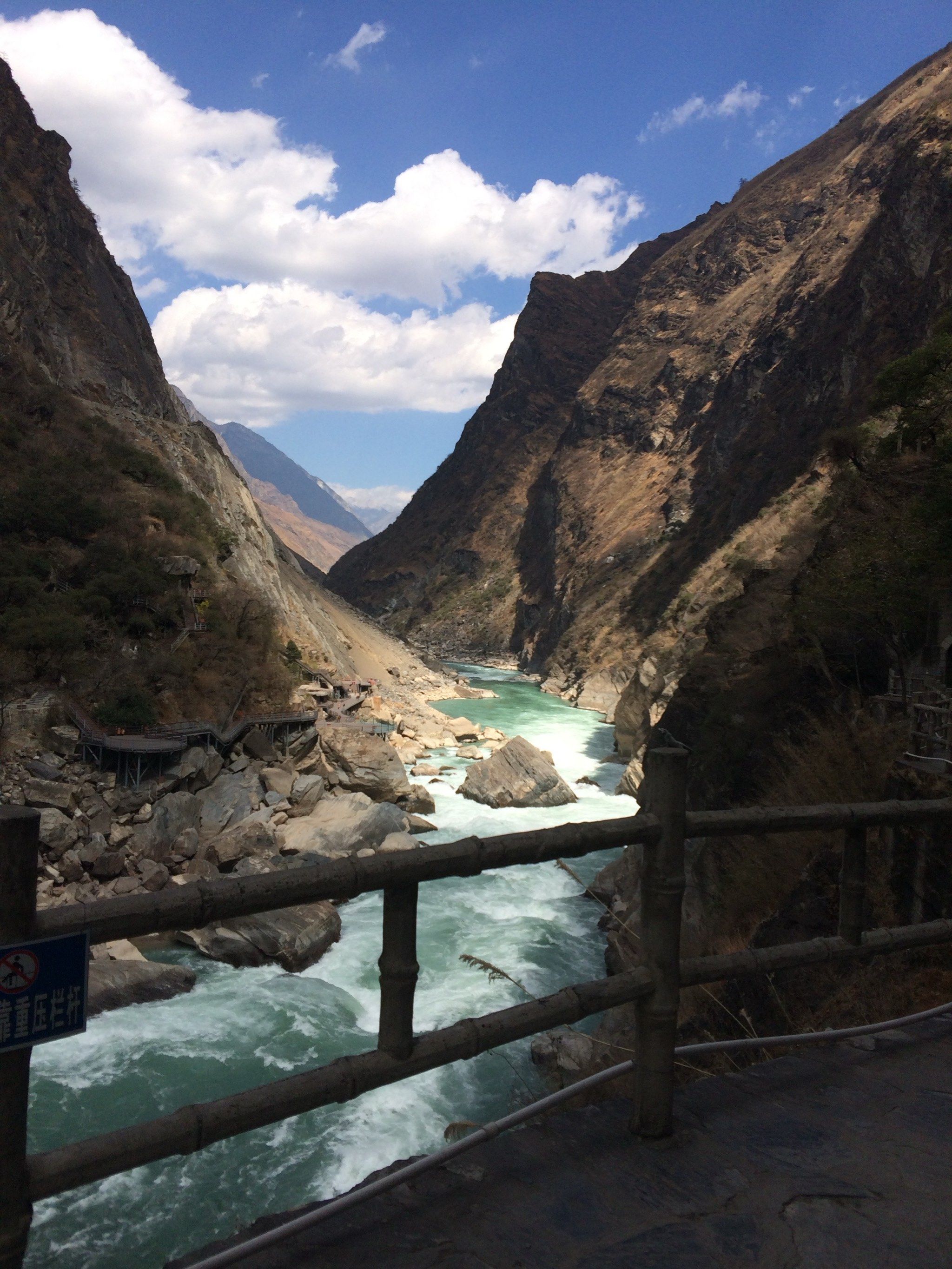 虎跳峡旅游_虎跳峡旅游最佳时间