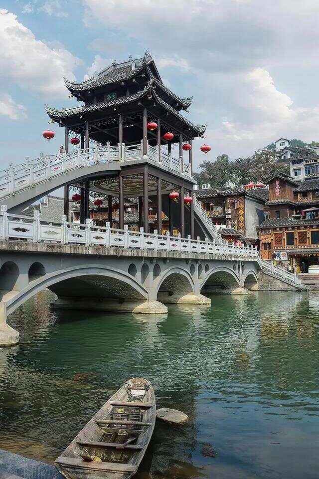 湖南凤凰城旅游_湖南凤凰城旅游景点大全