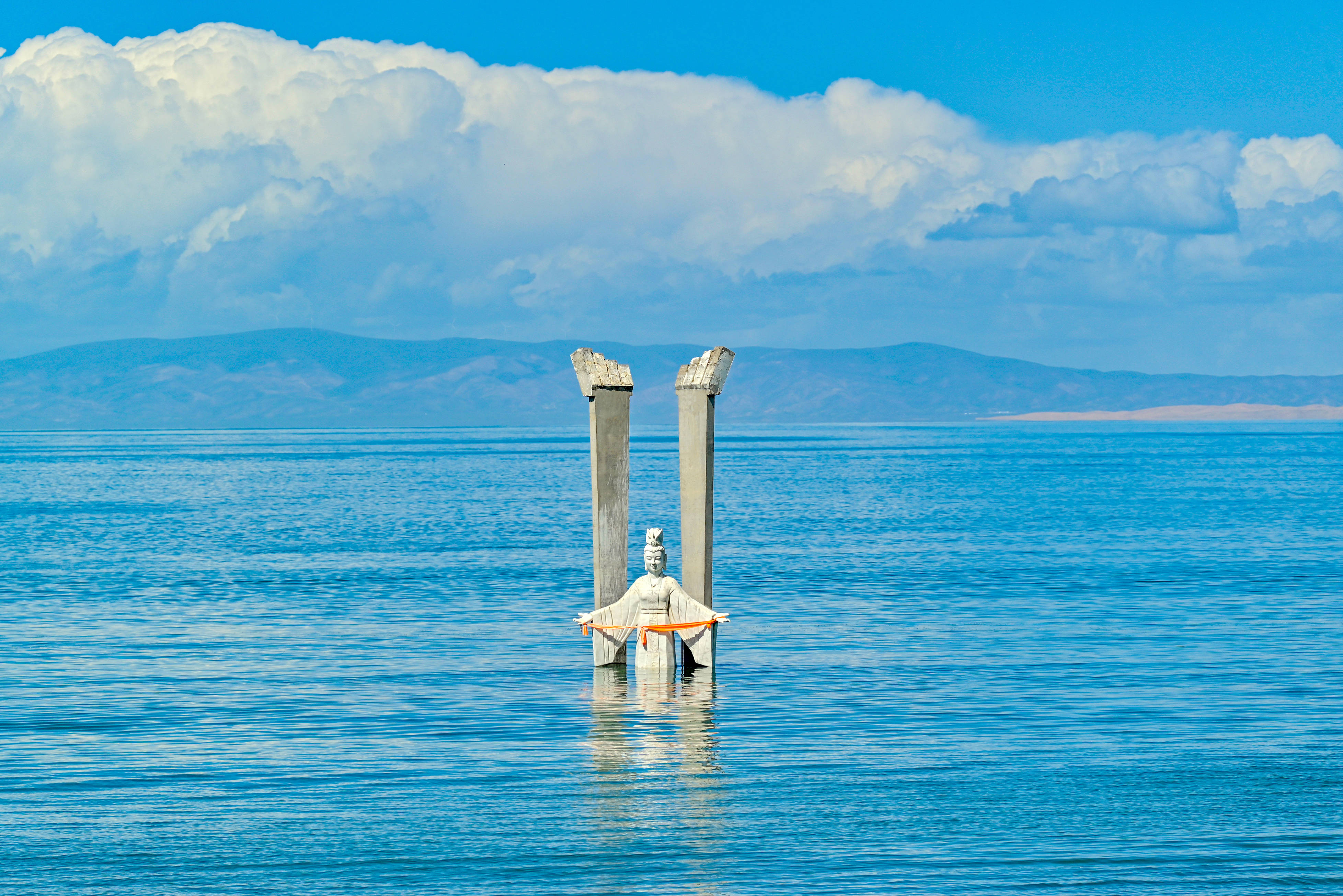 青海湖旅游_青海湖旅游攻略必去景点大全自驾旅游