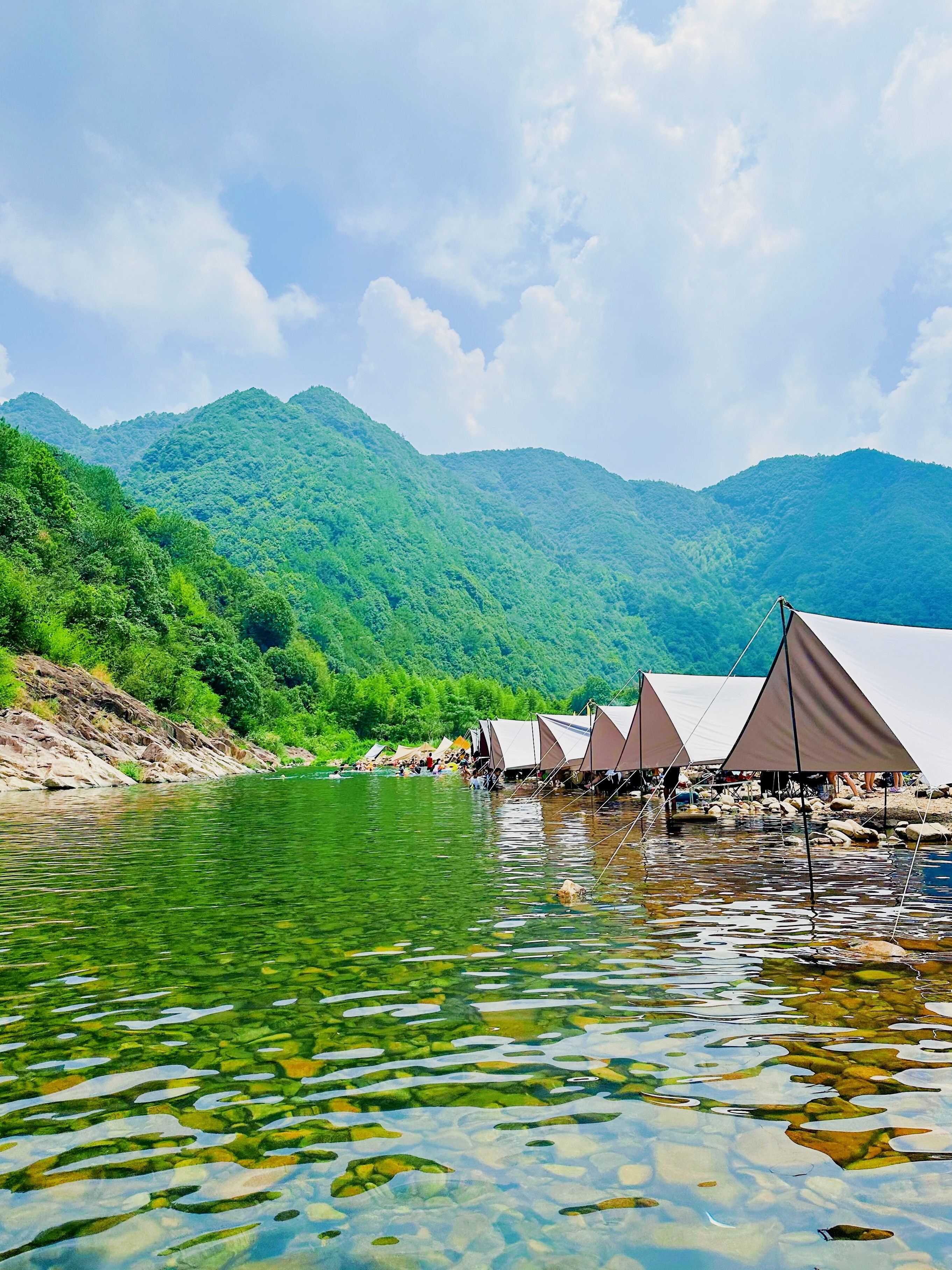 夏季旅游好去处_夏天适合去哪旅游比较凉快