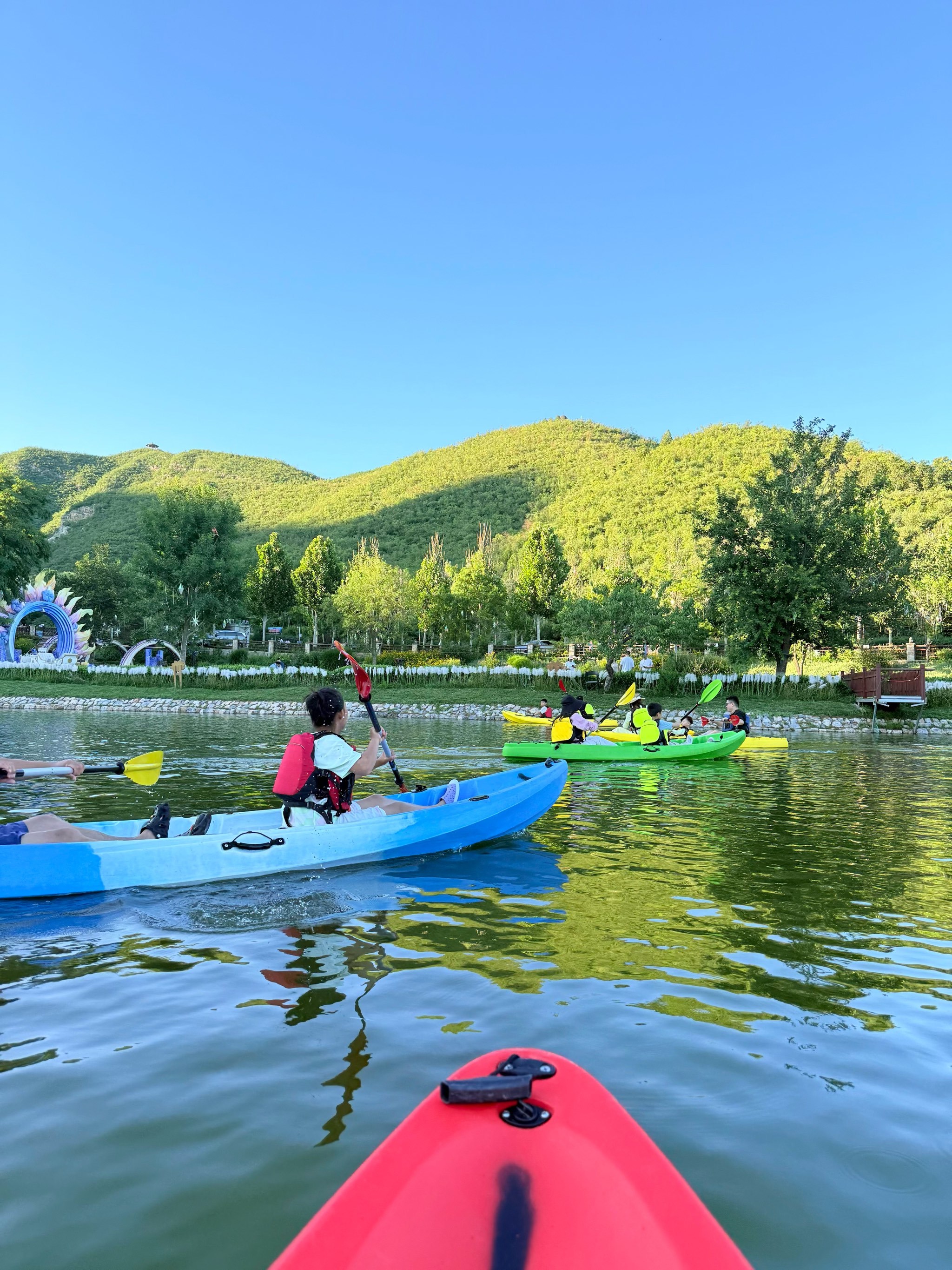 夏天去哪里旅游_夏季适合去哪些地方旅游